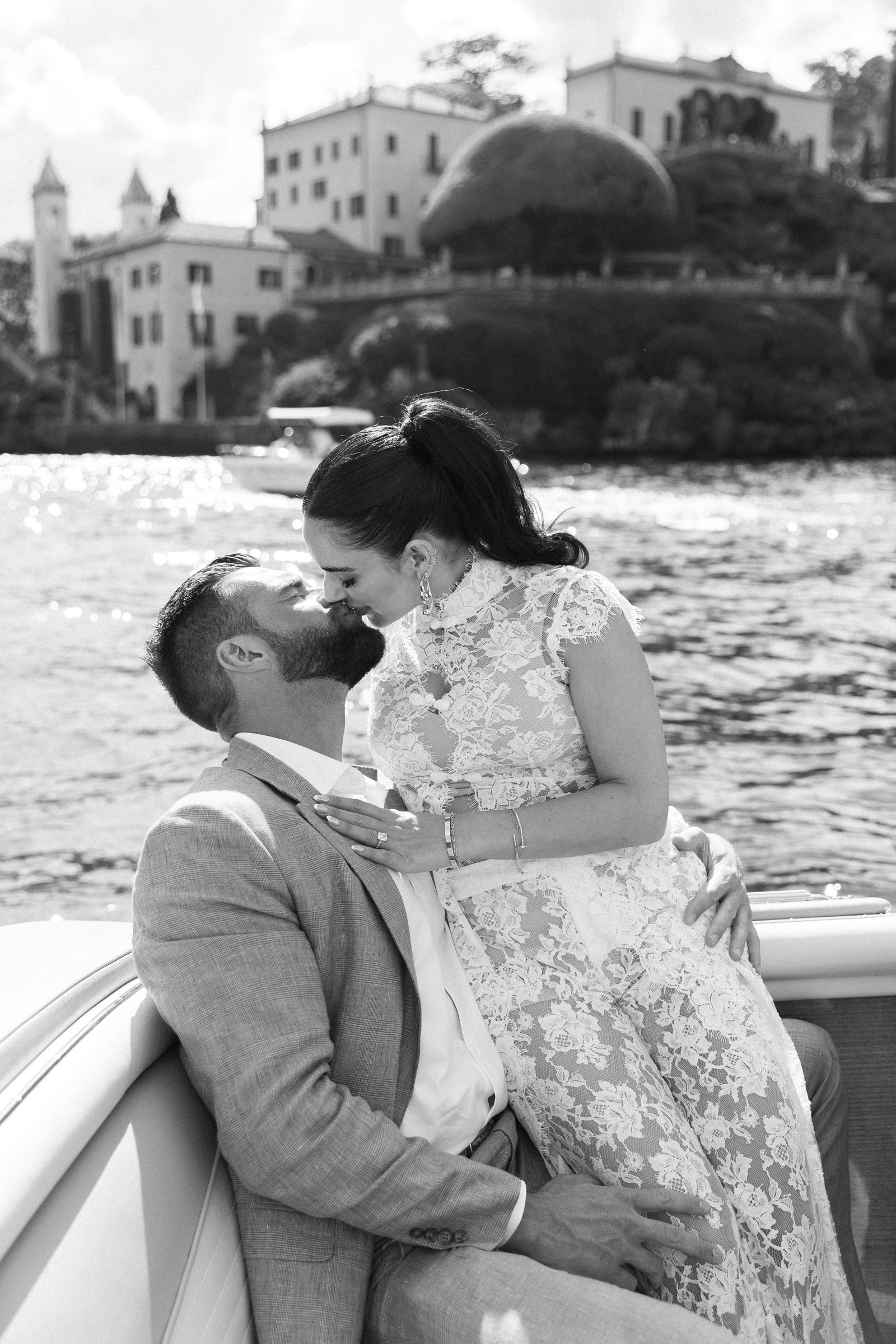Villa Pizzo couple sharing a kiss on Lake Como